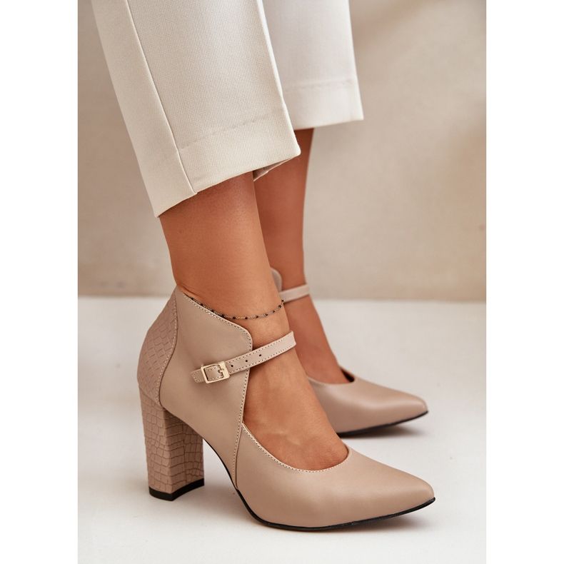 Nahkapumput teräväkärkisellä korkokenkolla beige Laura Messi 2832 2
