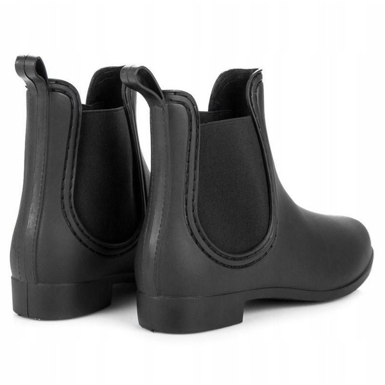 Mustat galoshes 1