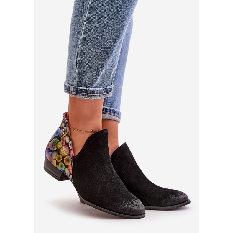 Maciejka nahkaiset nilkkurit leikkauksilla 04091-77 musta 1