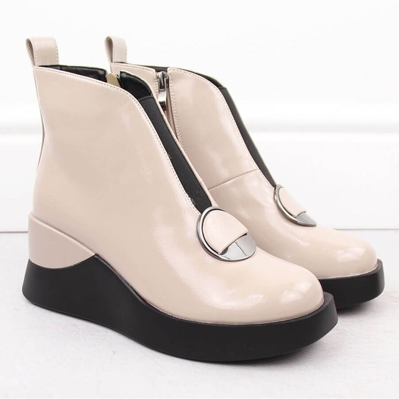 Naisten patentoidut kiilakengät D&amp;A S.Barski Premium Collection MR880-136 beige 2