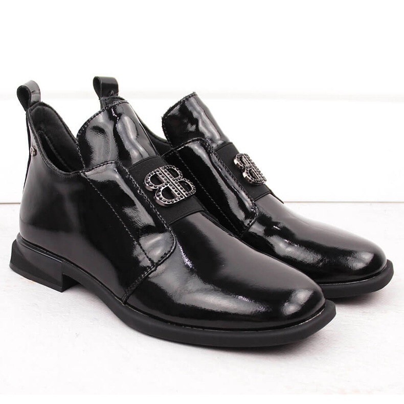 Naisten kiiltonahkaiset nilkkurit koristeella, musta Filippo DBT4763 2