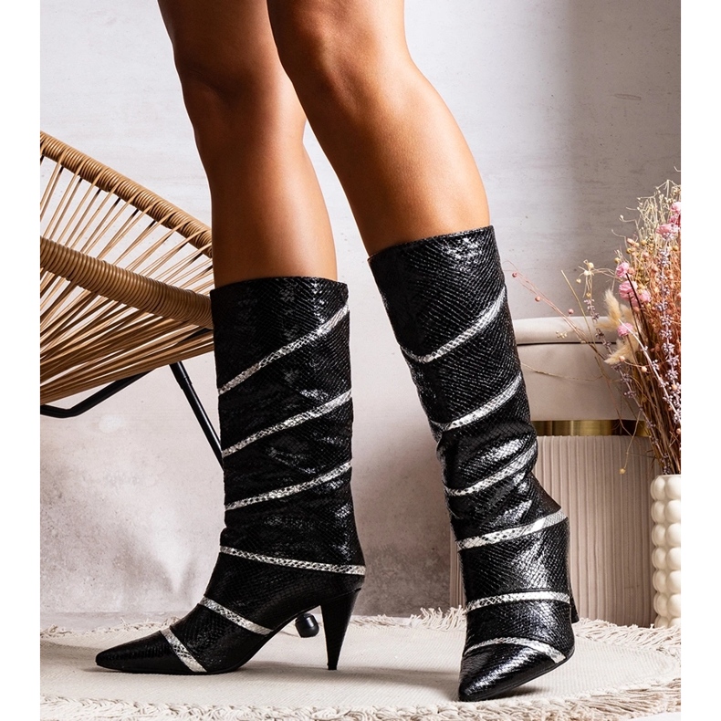 Mustat ja hopeiset Nevzo-eristetyt saappaat 1