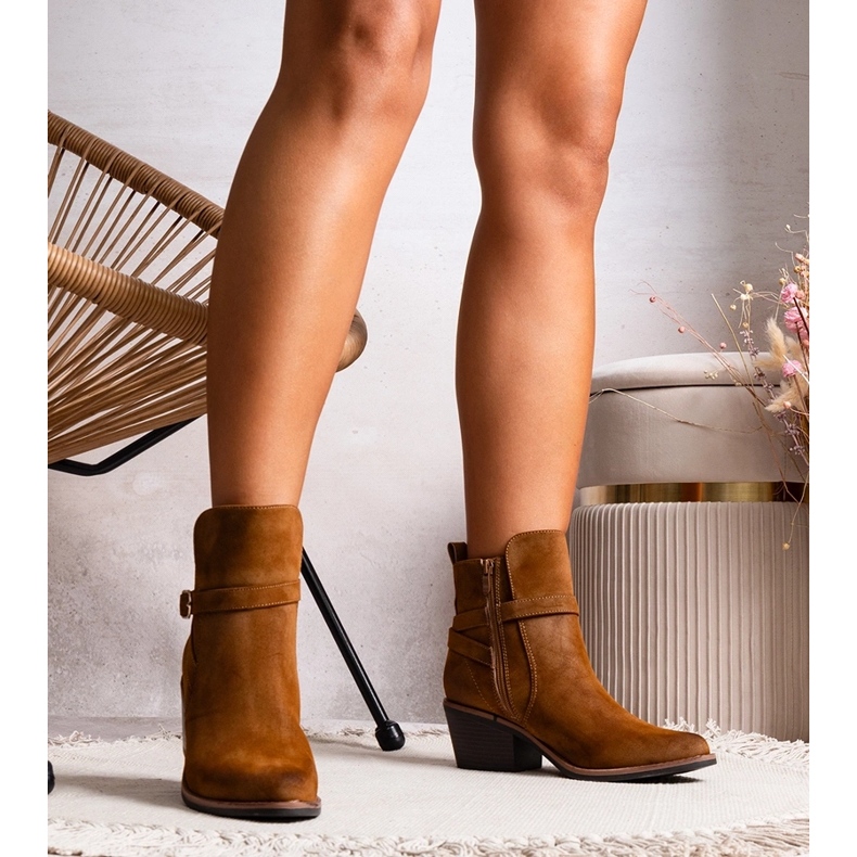 Mihaelan ruskeat korkeakorkoiset nilkkurit 1