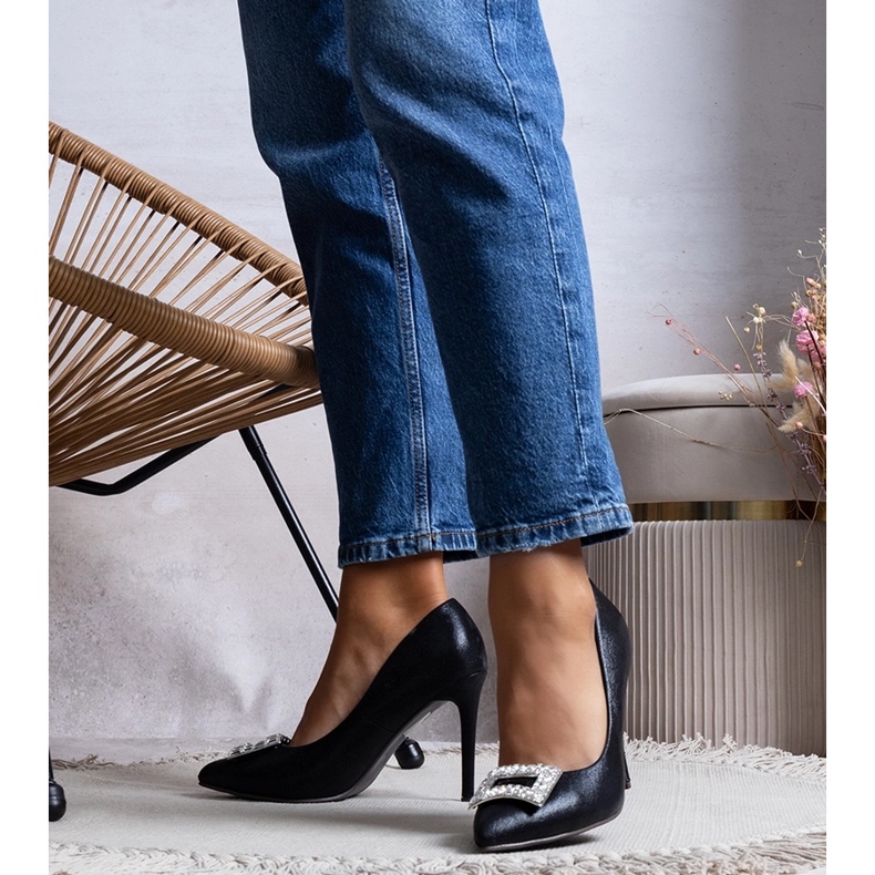 Tysonin mustat kiiltävät korkokengät 1