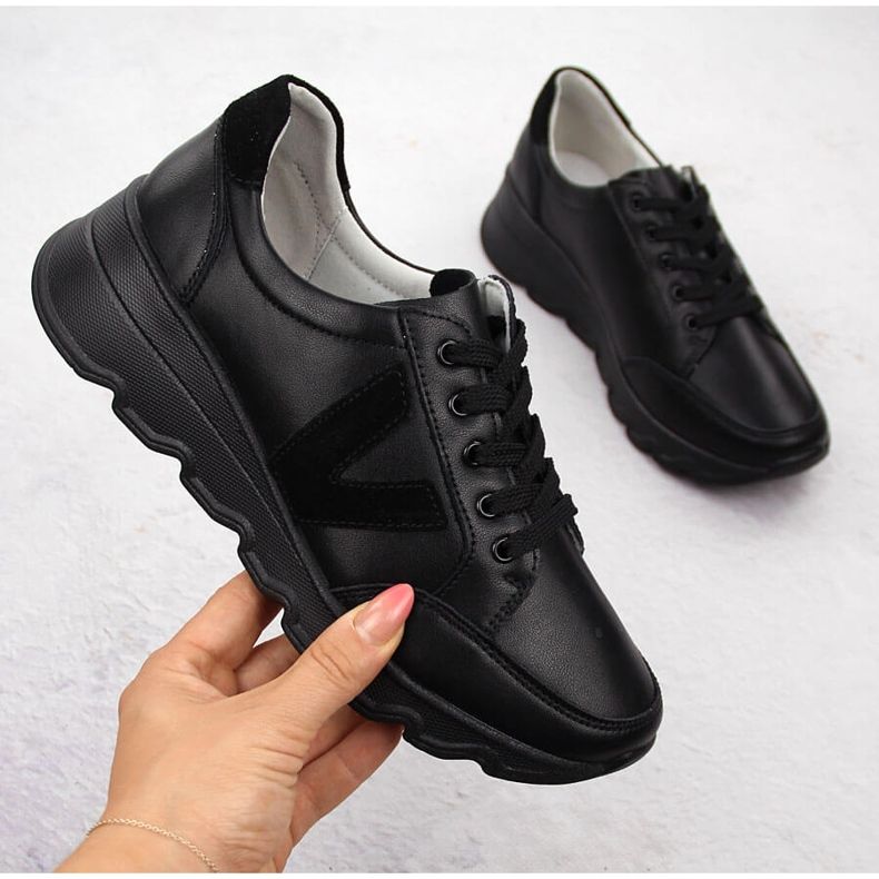 Naisten mustat nahkaiset kiilalenkkarit Vinceza 7918 1