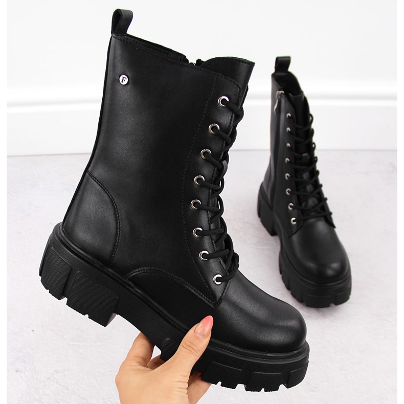 Mustat nahkaiset naisten työsaappaat Filippo DBT4759 1