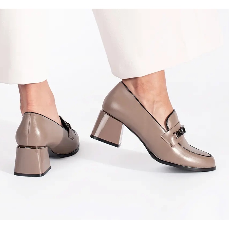 Naisten beigenväriset korkokengät 1