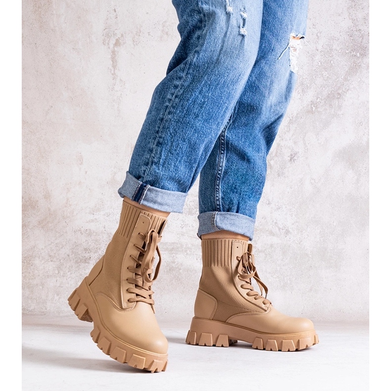 Zogban beige-nilkkurit, joissa joustava päällinen 1