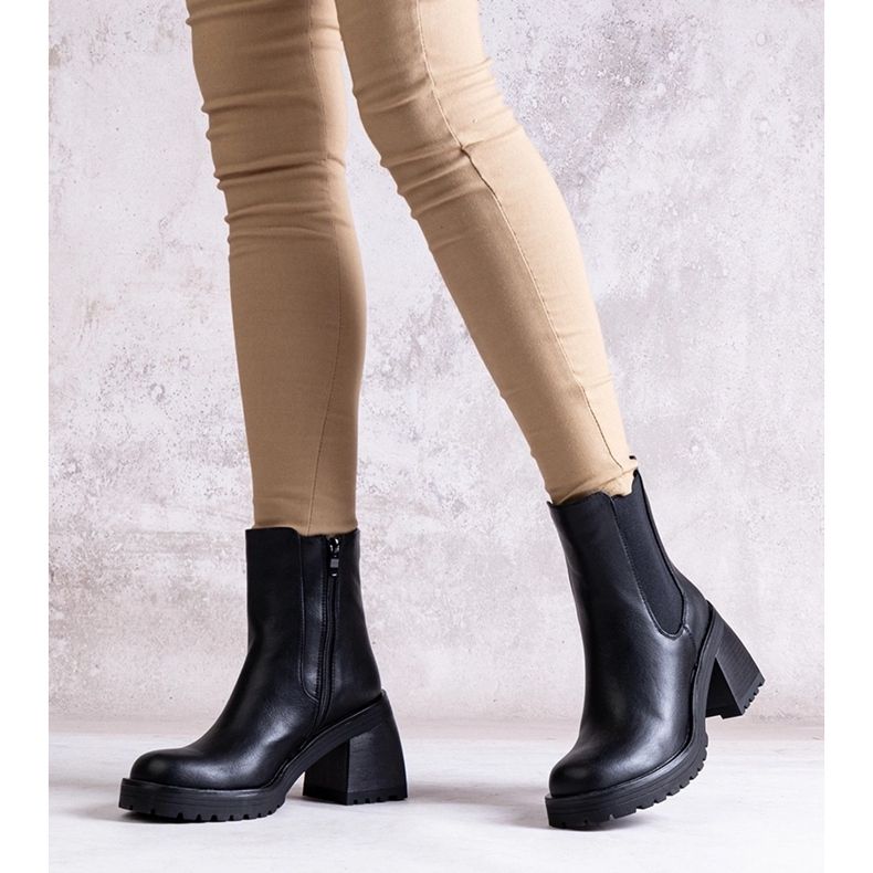 Mustat naisten nilkkurit Ariane ekonahasta 2