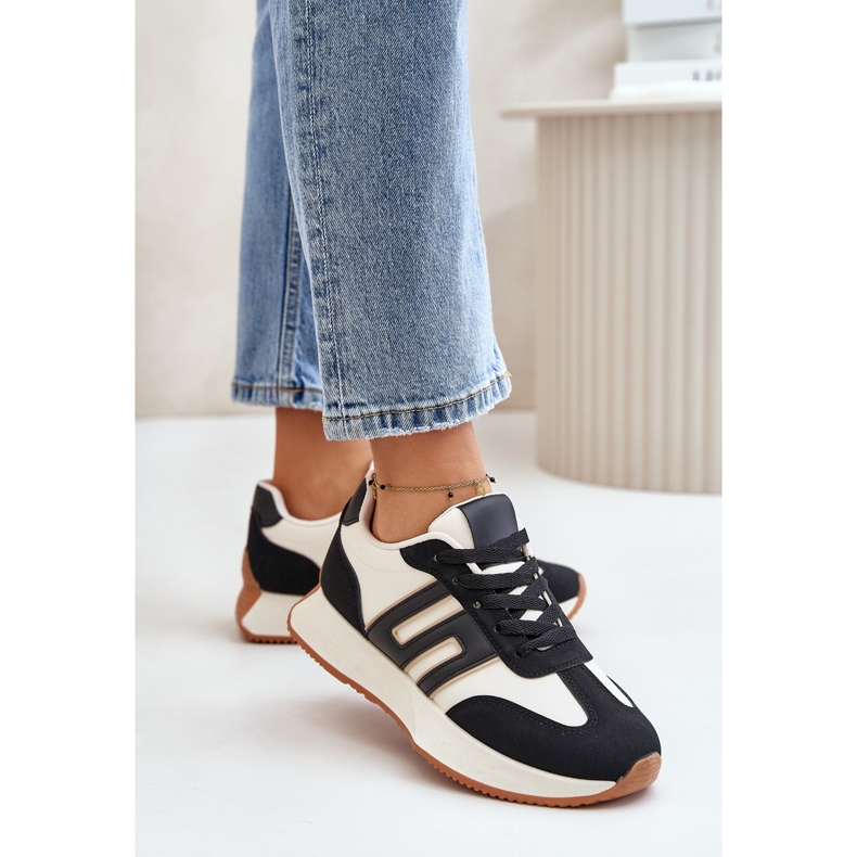 Naisten tennarit, urheilukengät alustalla, musta Thari 2