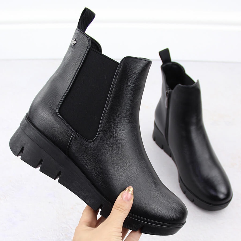 Naisten nilkkurit, joissa on kiila, musta Potocki 12433 1