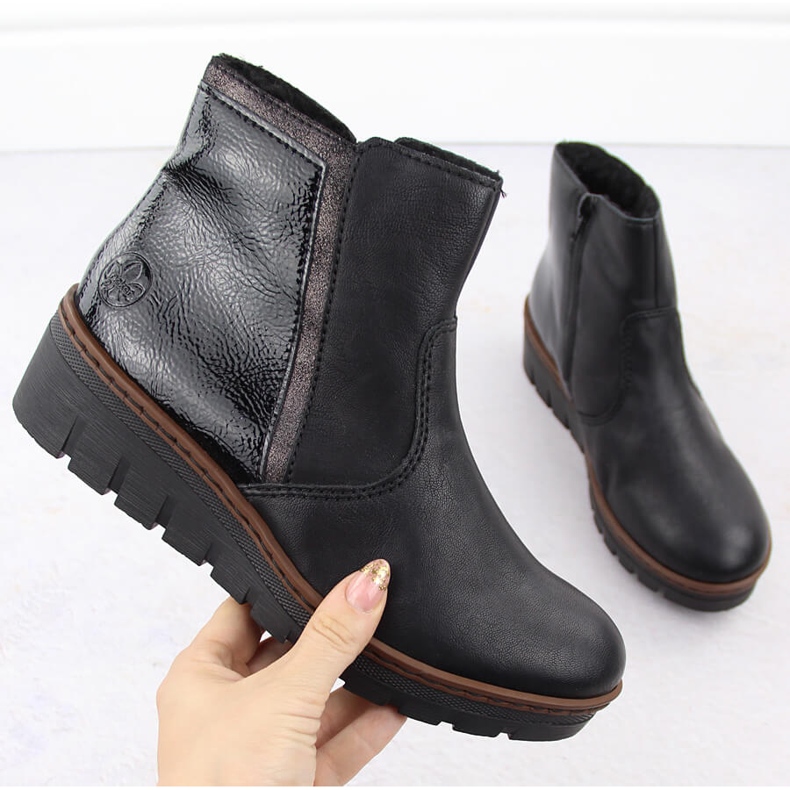 Mukavat patentoidut naisten nilkkurit Rieker X9150-00 musta 1