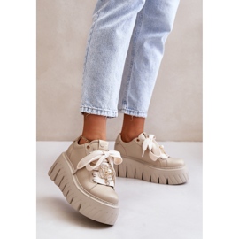 Naisten tennarit massiivisessa pohjassa kultakoristeella CheBello 4530 beige 2