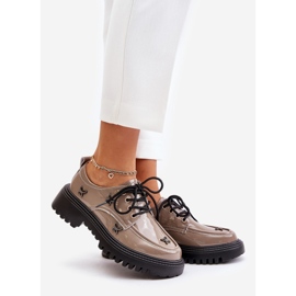 Naisten patenttikengät koristeilla, luonnonnahka Artiker 55C1010 Tumma beige 1