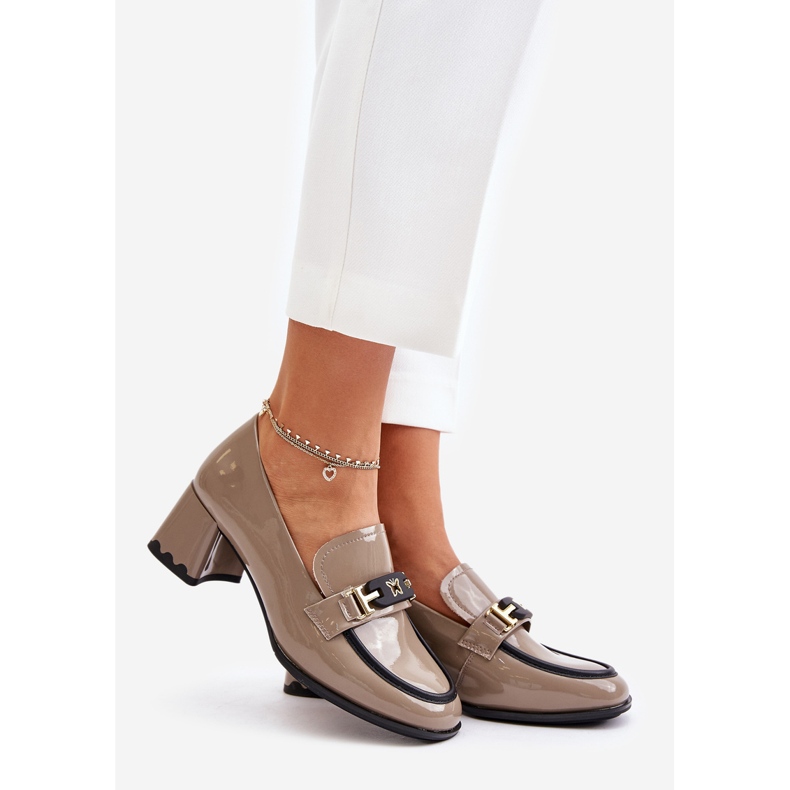 Lakatut naisten kengät korkokengillä koristeellisella Artiker 55C1054 beige 1