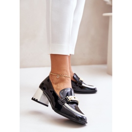 Lakatut naisten kengät korkokengillä koristeella Artiker 55C1002 musta 2