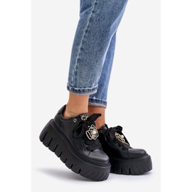 Naisten tennarit massiivisessa pohjassa kultakoristeella CheBello 4530 musta 1