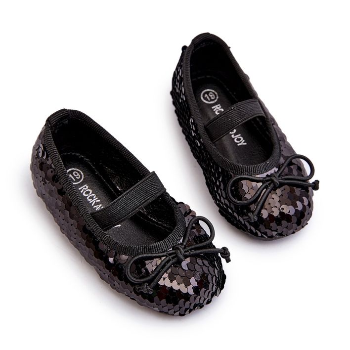 Tyttöjen balleriinit koristeltu paljeteilla ja mustalla keulalla 2