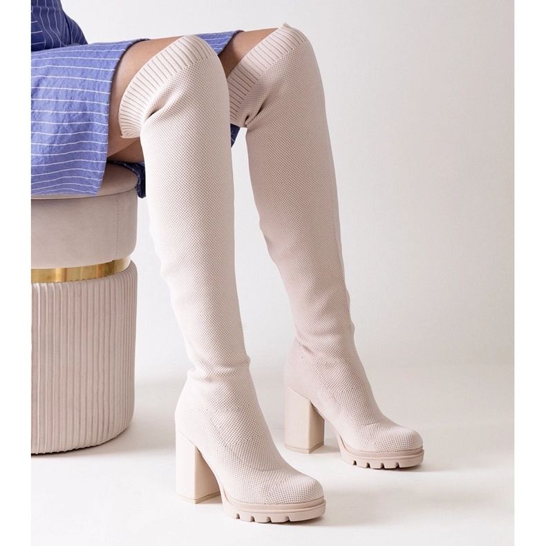 Lija pitkät, beigenväriset korkokengät 1