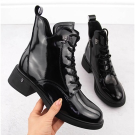 Mustat kiiltonahkaiset naisten nilkkurit D&amp;A S.Barski Premium Collection CR42-089 1