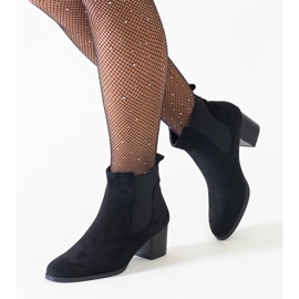 Mustat korkeakorkoiset nilkkurit, joissa joustavat Nadisa eko-mokkanahka-osat 1