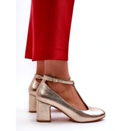 Mascara Naisten pumput, joissa on ekosilattia kultaisella metallipylväällä kultainen 5