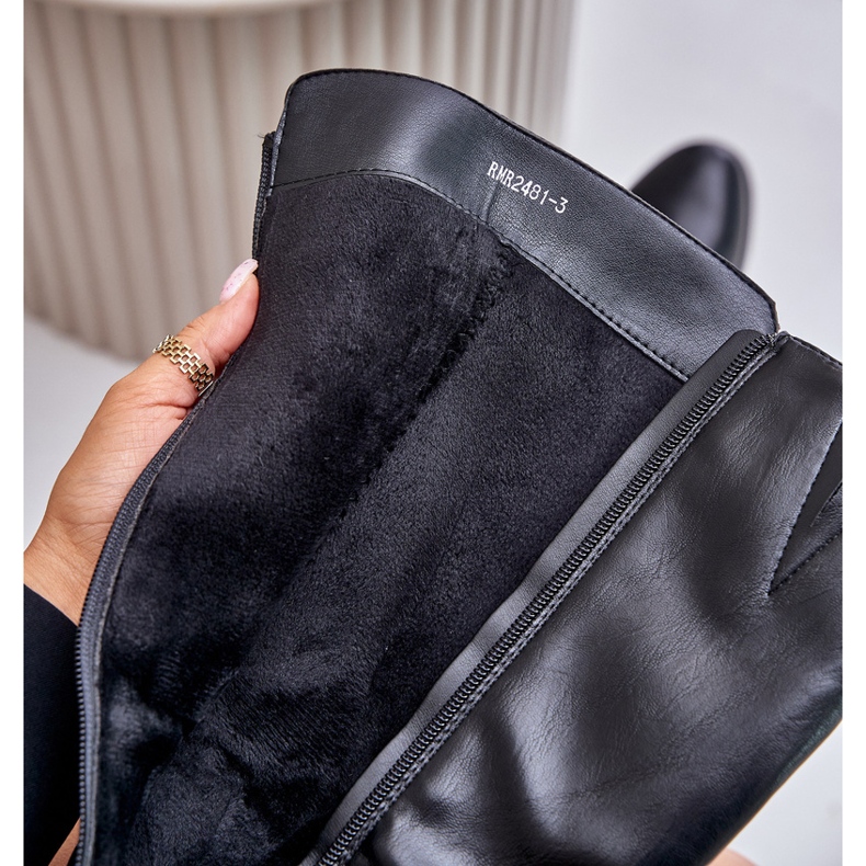 Jezzi Polven yli ulottuvat ekonahkaiset korkeakorkoiset saappaat, musta Izanae 2