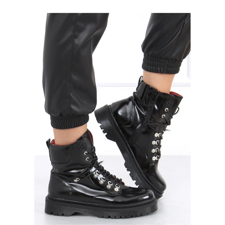 Kari Musta nilkkurit - Inello 2