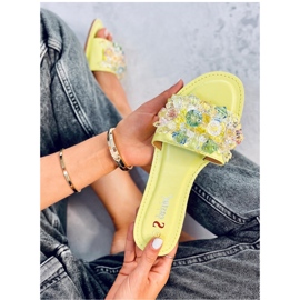 Vihreät tossut värillisillä kivillä 1