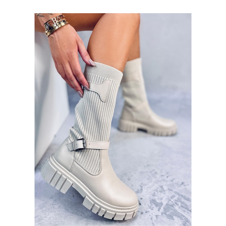 Ratsastussaappaat joustavalla beige-päällisellä 1