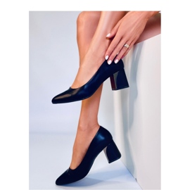 Mustat korkokengät 2