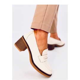 Beiget korkeakorkoiset mokasiinit 1