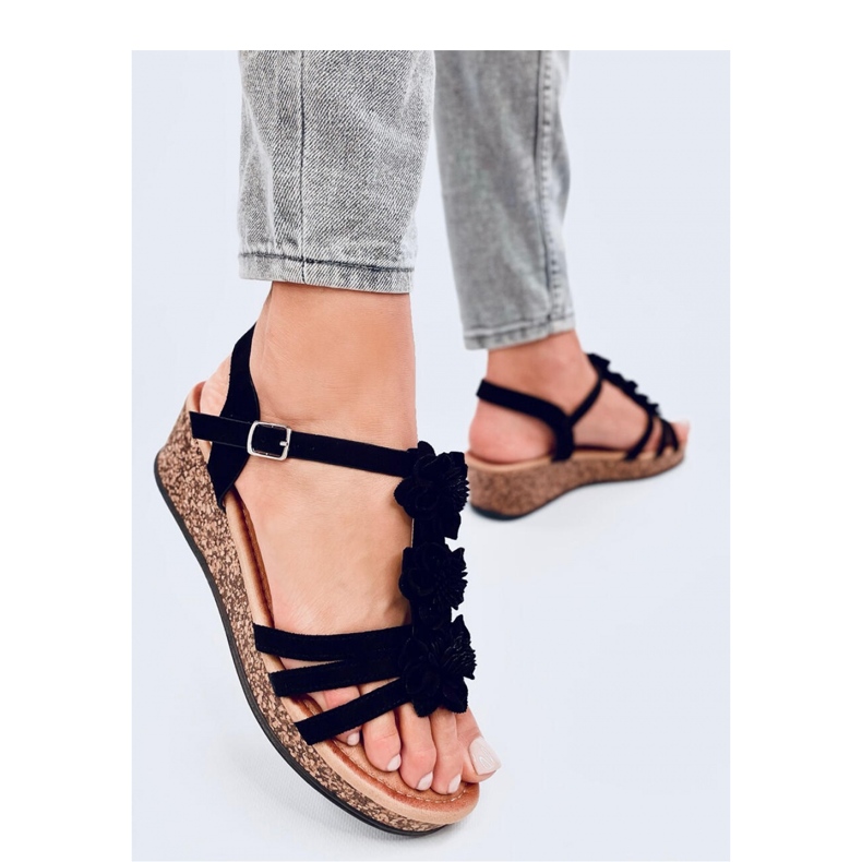 Fisken Musta kukkakiila sandaalit - Inello 1