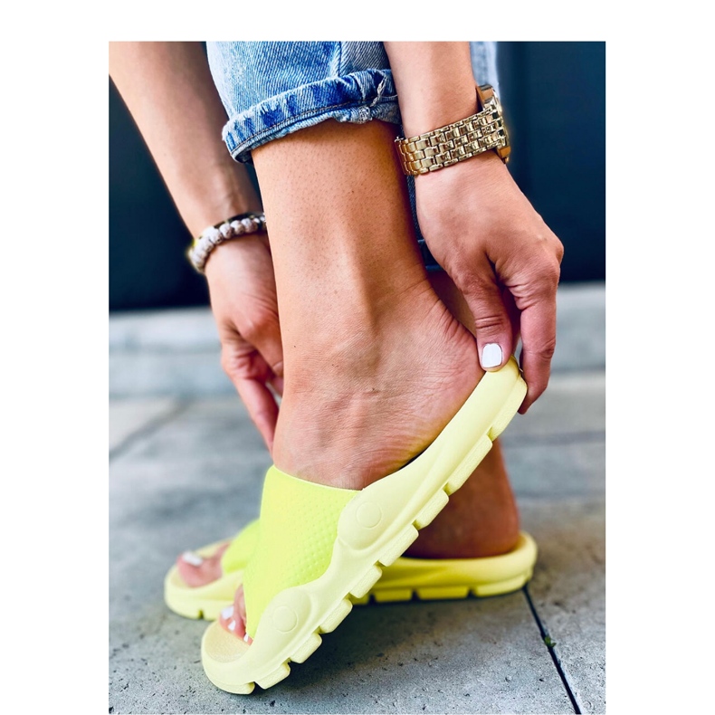 Wind Yellow naisten varvastosandaalit - Inello keltainen 1