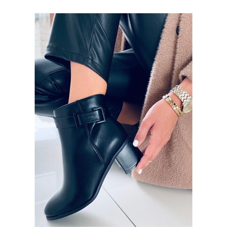 Dolores Mustat korkeakorkoiset nilkkurit - Inello 2