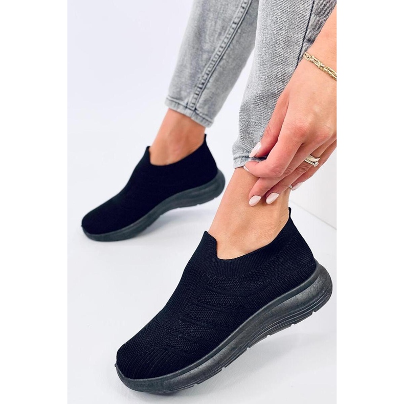 Groppi Allblack slip-on sukkakengät - Inello musta 1