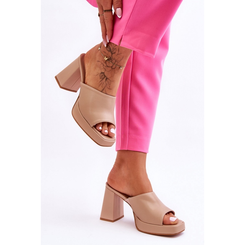 Naisten beigenväriset varvastossut 1