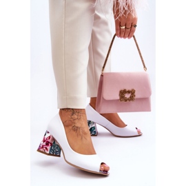 Naisten pumput koristeellisella kantapäällä Lewski Pumps Lewski White Groch valkoinen 1