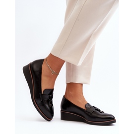 Naisten kengät vaalealla mustalla kiilalla 2