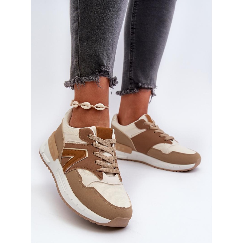 Ruskeat alustan urheilukengät 1