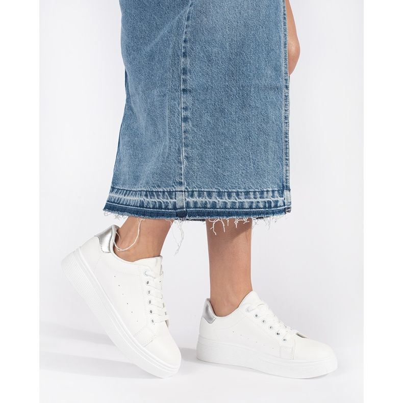 Lavalla valkoiset lenkkarit valkoinen 1