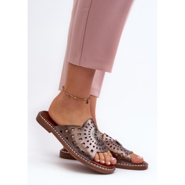 Naisten kiiltävät varvastossut kuparikoristeella ruskea 1