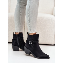 Mustat korkeakorkoiset cowboysaappaat 1