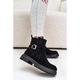 Eristetyt naisten nilkkurit mustalla soljella 1