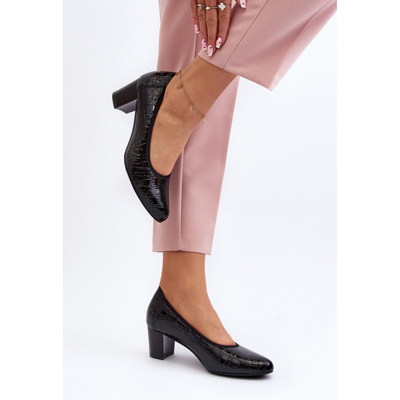 Vinceza Naisten pumput, joissa koristeellinen kohokuviointi Musta 2