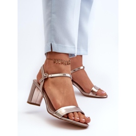 Kulta/samppanja sandaalit kultainen 2