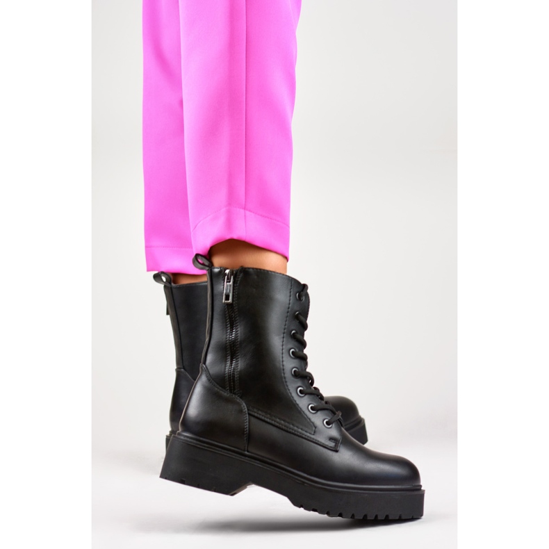 Workers Malli YY27Y-B Musta 1