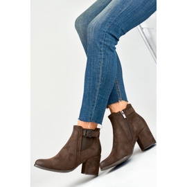 Turkiseristetyt naisten saappaat 260034BR-SU ruskea 1