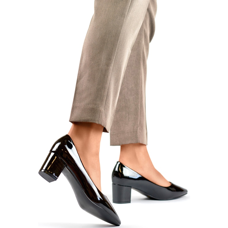 Naisten patenttipumput CIC-312B, musta 1