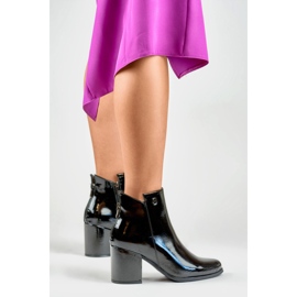 Saappaat Malli Charlotte 260039B-LA Black Lacquer - PRIMO musta 2